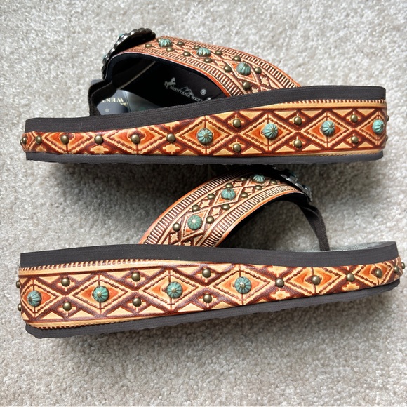 Montana West Brown Turquoise Embossed Western Comgirl Flip Flop Sandal Sz 7 NWT - Picture 8 of 14